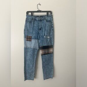 Hollister Ultra- High Rise Mom jeans size 7 regular